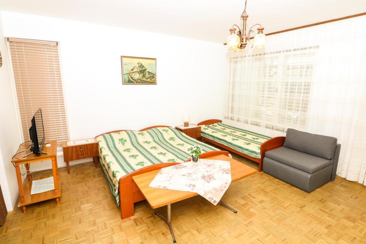 Apartments Magasic With Terrace Baška Buitenkant foto