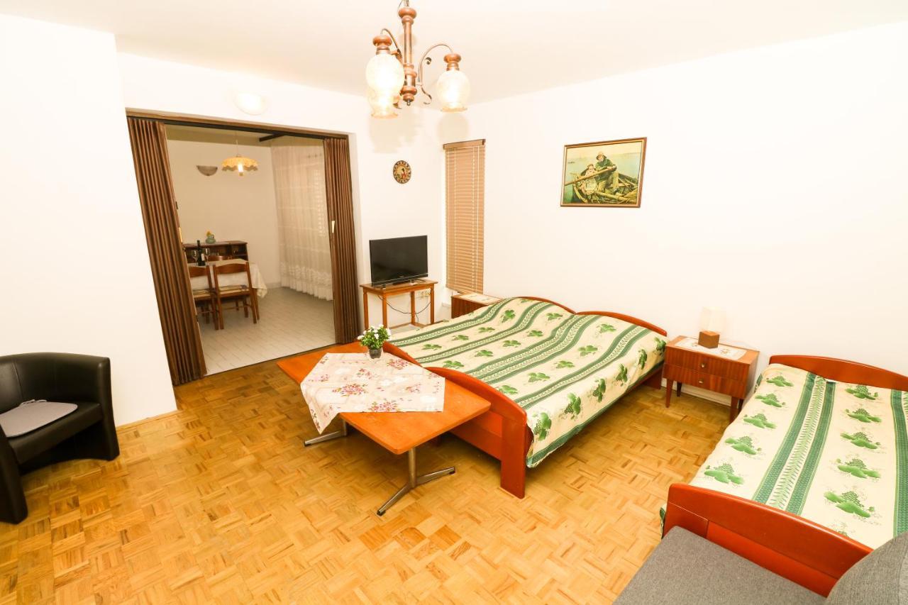 Apartments Magasic With Terrace Baška Buitenkant foto