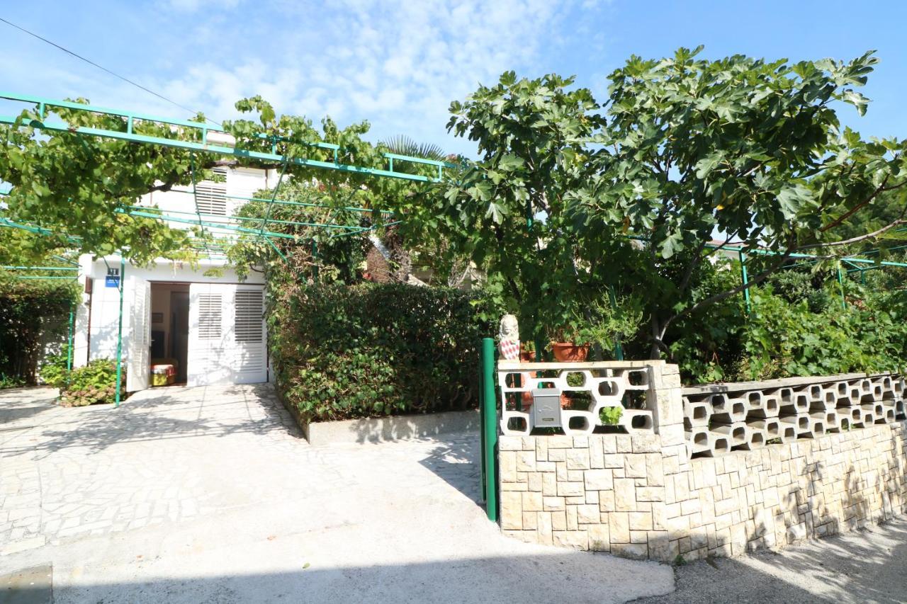 Apartments Magasic With Terrace Baška Buitenkant foto