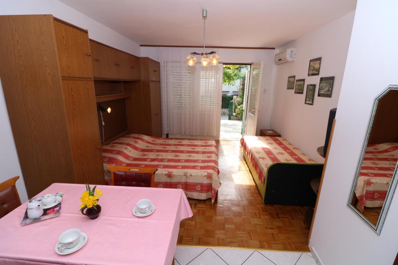 Apartments Magasic With Terrace Baška Buitenkant foto