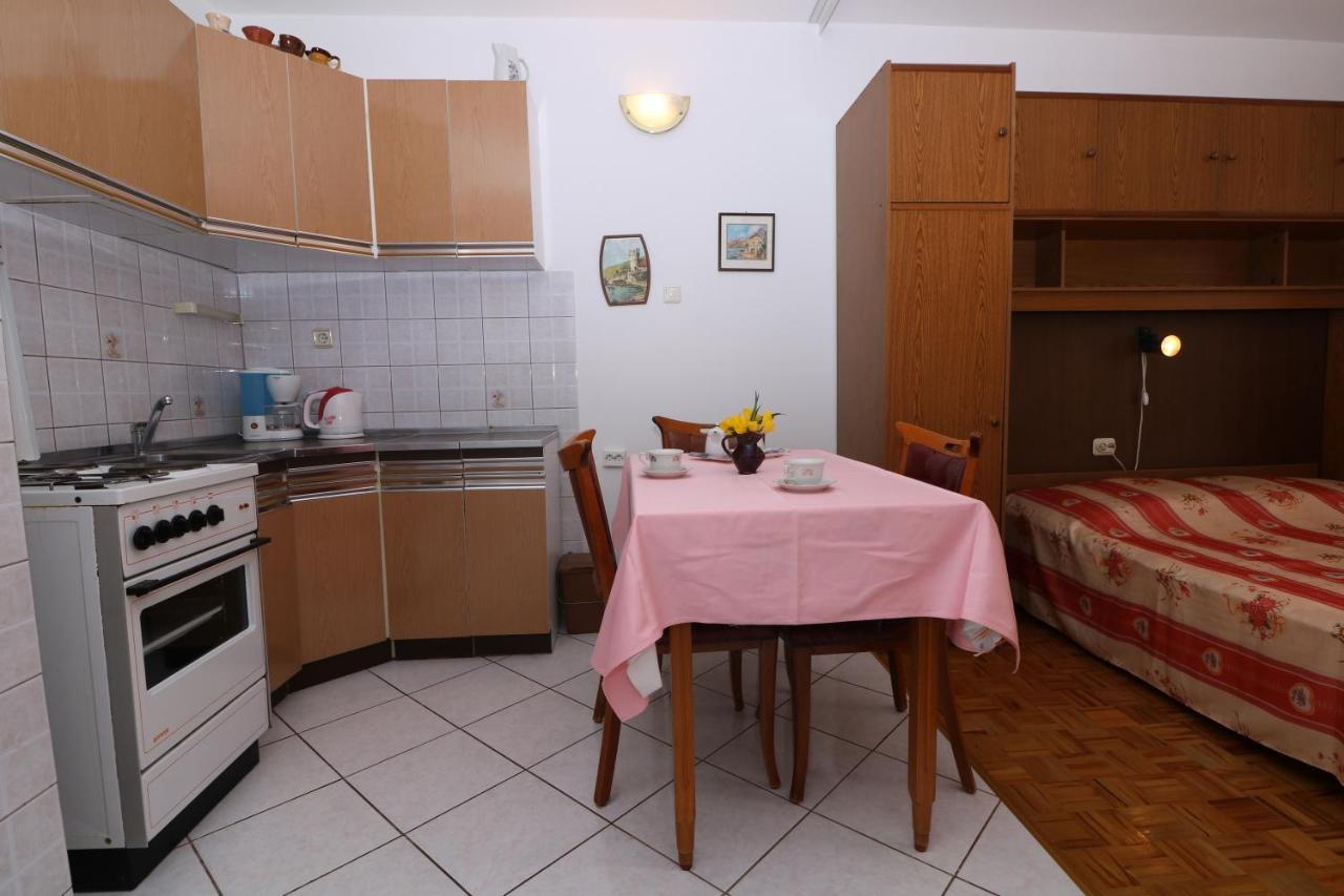 Apartments Magasic With Terrace Baška Buitenkant foto