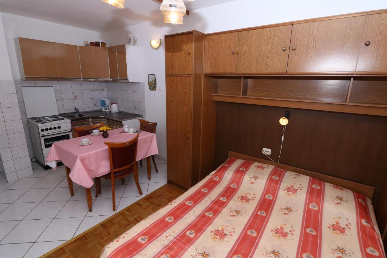 Apartments Magasic With Terrace Baška Buitenkant foto